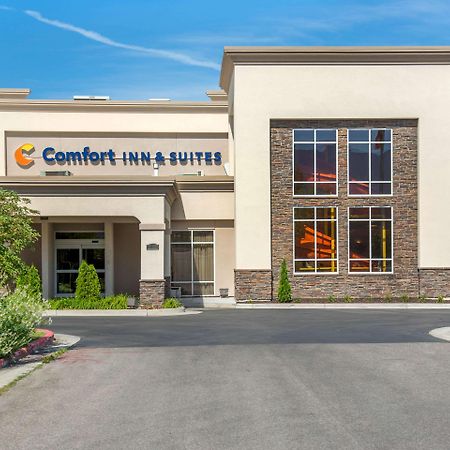 Comfort Inn & Suites Logan Near University Exterior foto